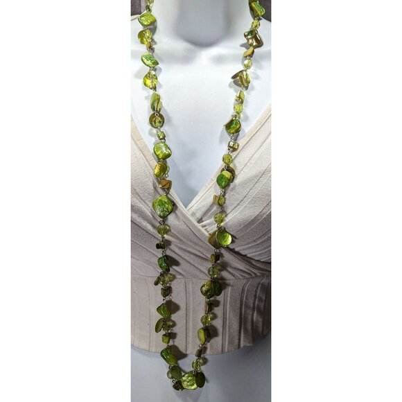 Whimsical Fairycore Glass And Shell Green Beaded Necklace - Picture 5 of 5